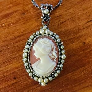 ❤️ Romatic Cameo Pendant: Vintage Style, Sterling Silver, Twisted Rope Chain